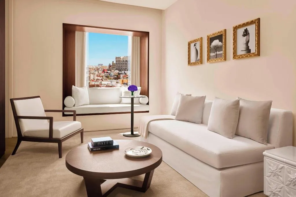 SUITE KING SIZE BED Room, EDITION Barcelona, Barcelona
