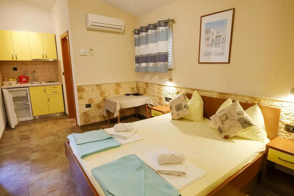 Room, Pansion Dalmacija, Split