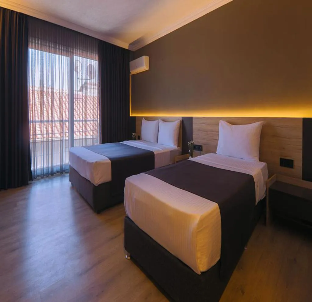 TRIPLE STANDARD Room, Grand Faik Hotel, Izmir