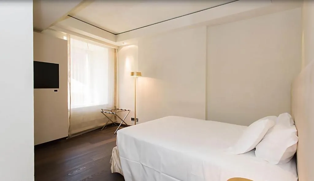 SINGLE STANDARD Room, Romano House, Catania