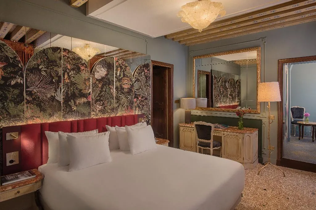 DOUBLE PREMIUM Room, NH Collection Venezia Grand Hotel Palazzo dei Dogi, Venice