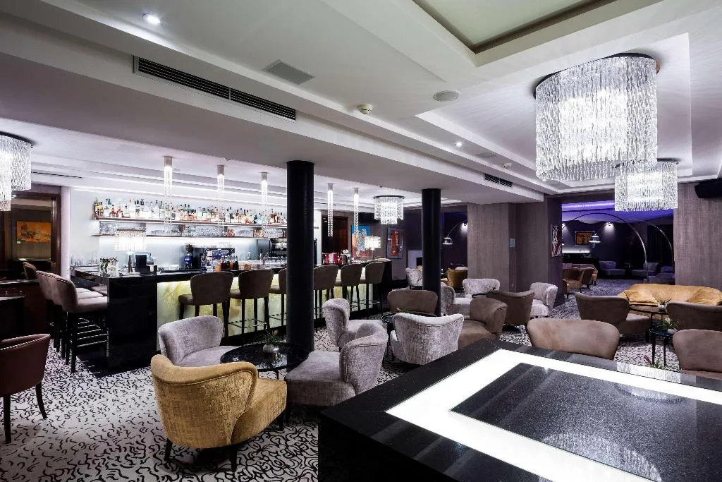 Bar, Kings Court, Prague