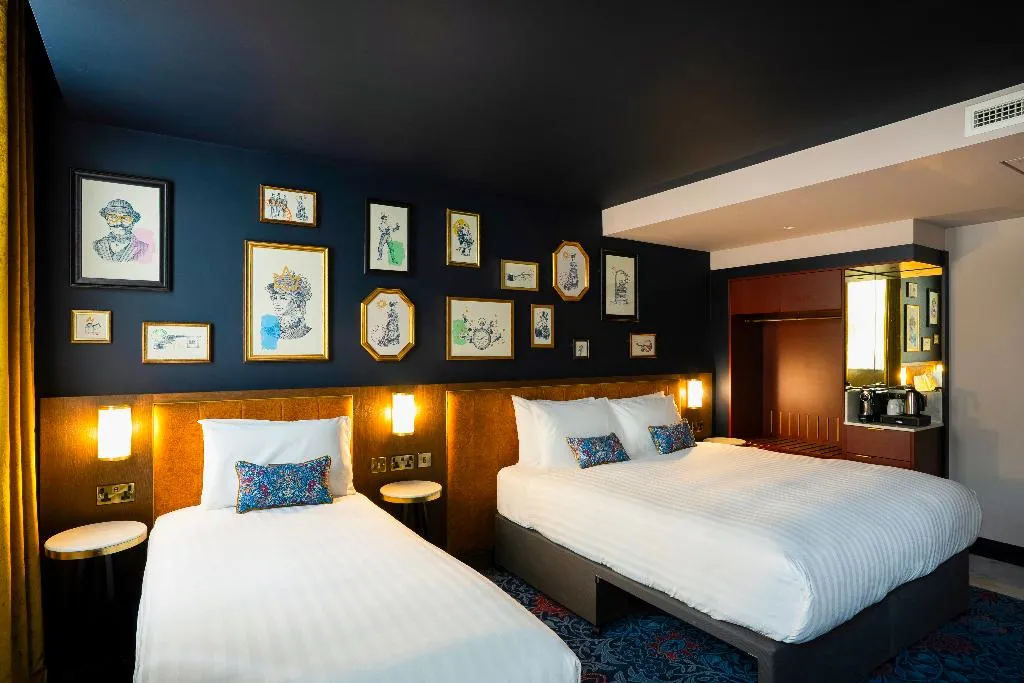 TRIPLE DELUXE Room, The Mercantile Hotel, Dublin