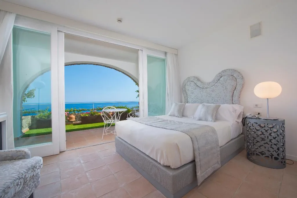 DOUBLE DELUXE SEA FRONT Room, Hotel Piccolo Sant'Andrea, Naples