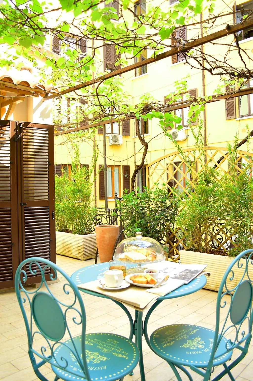 Room, Room Inn, Milan
