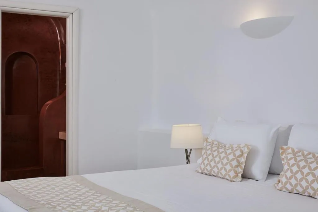 SUITE WITH PRIVATE POOL Room, Amber Light Villas, Santorini