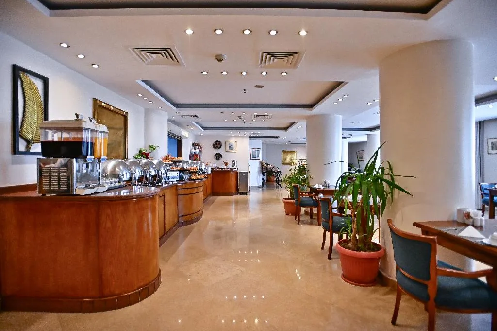 Restaurant, Swiss Inn Nile, Cairo