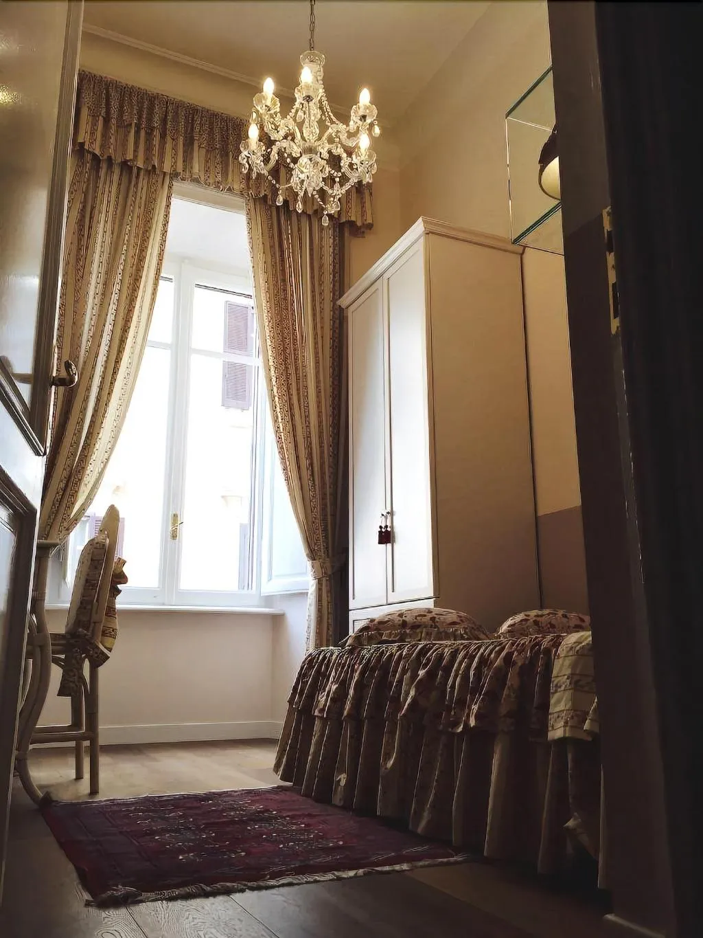 Room, Charme Holidays Colosseum, Naples