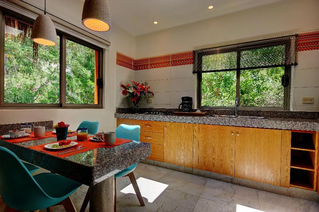 BUNGALOW GARDEN VIEW Room, Riviera Maya Suites, Playa Del Carmen
