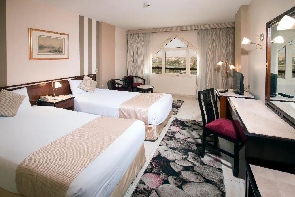 TWIN STANDARD Room, Swiss Inn Nile, Cairo