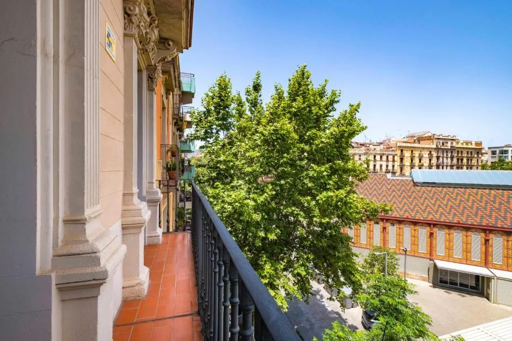 APARTMENT ONE BEDROOM Room, Aspasios Market Balconies, Barcelona