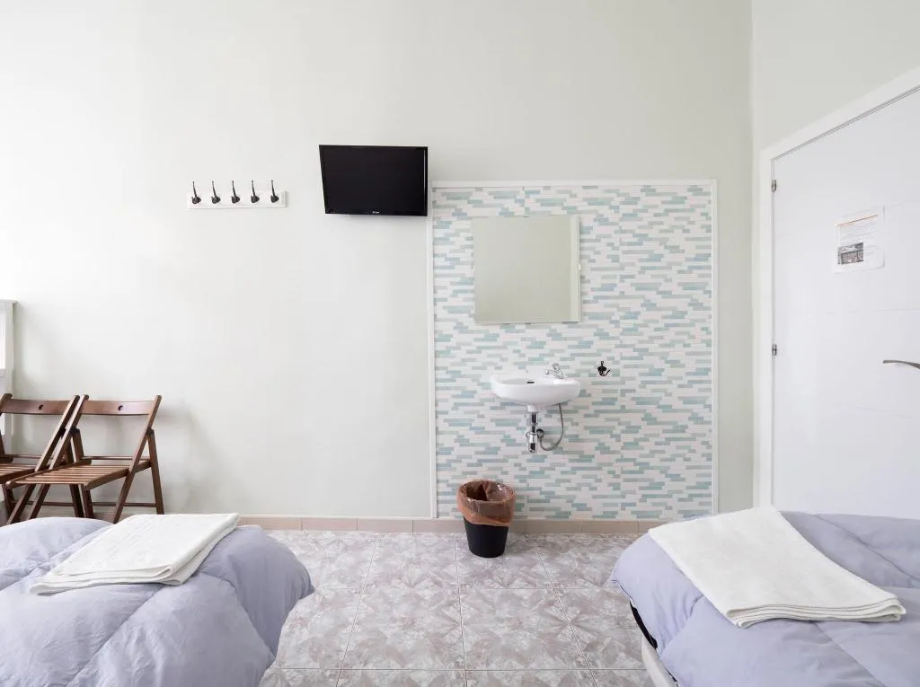 Room, Hostal Apolo Xi, Madrid