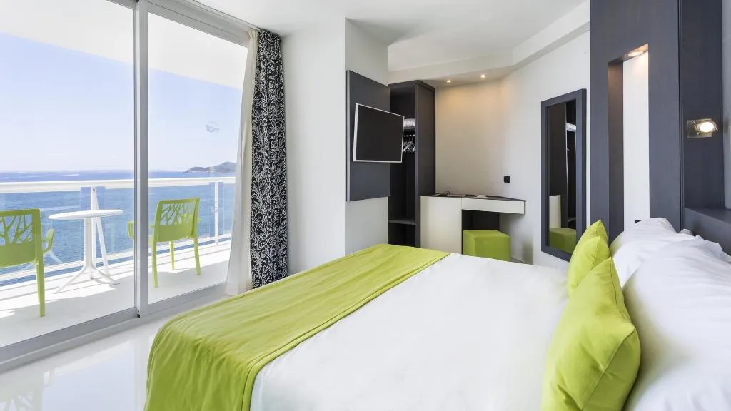 JUNIOR SUITE CAPACITY 3 Room, Sirenis Hotel Tres Carabelas & SPA, Ibiza