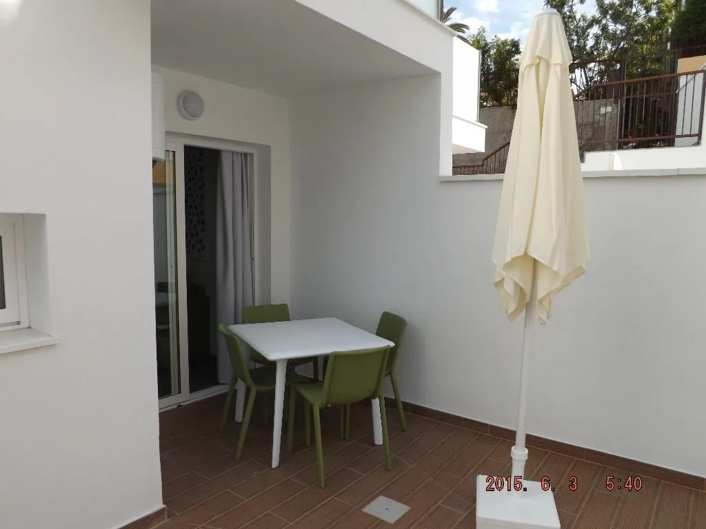 APARTMENT WITH TERRACE Room, The Blue Corner, Tenerife