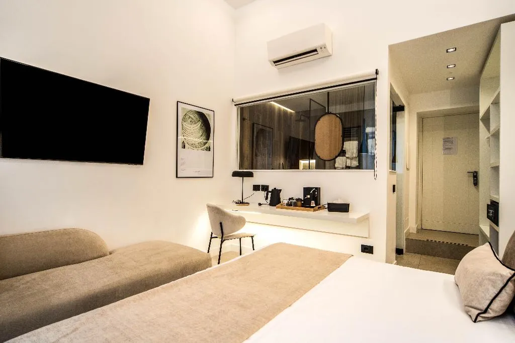 DOUBLE DELUXE Room, Mamalu Studios And Suites, Naples