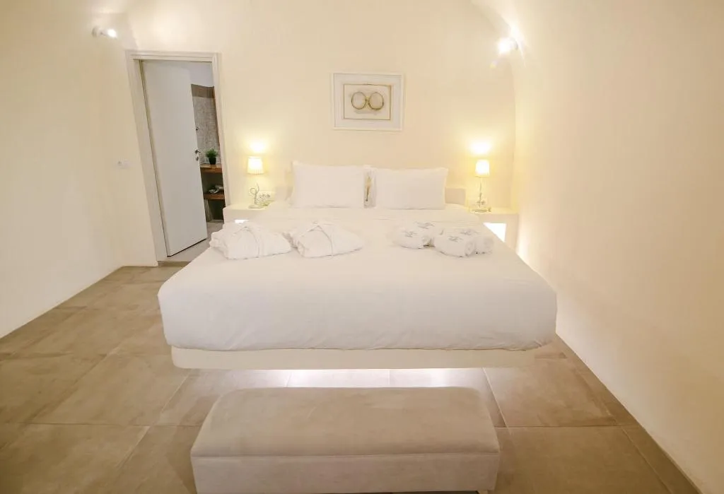 CAVE SEA VIEW HONEYMOON Room, Oia Mare Villas, Santorini