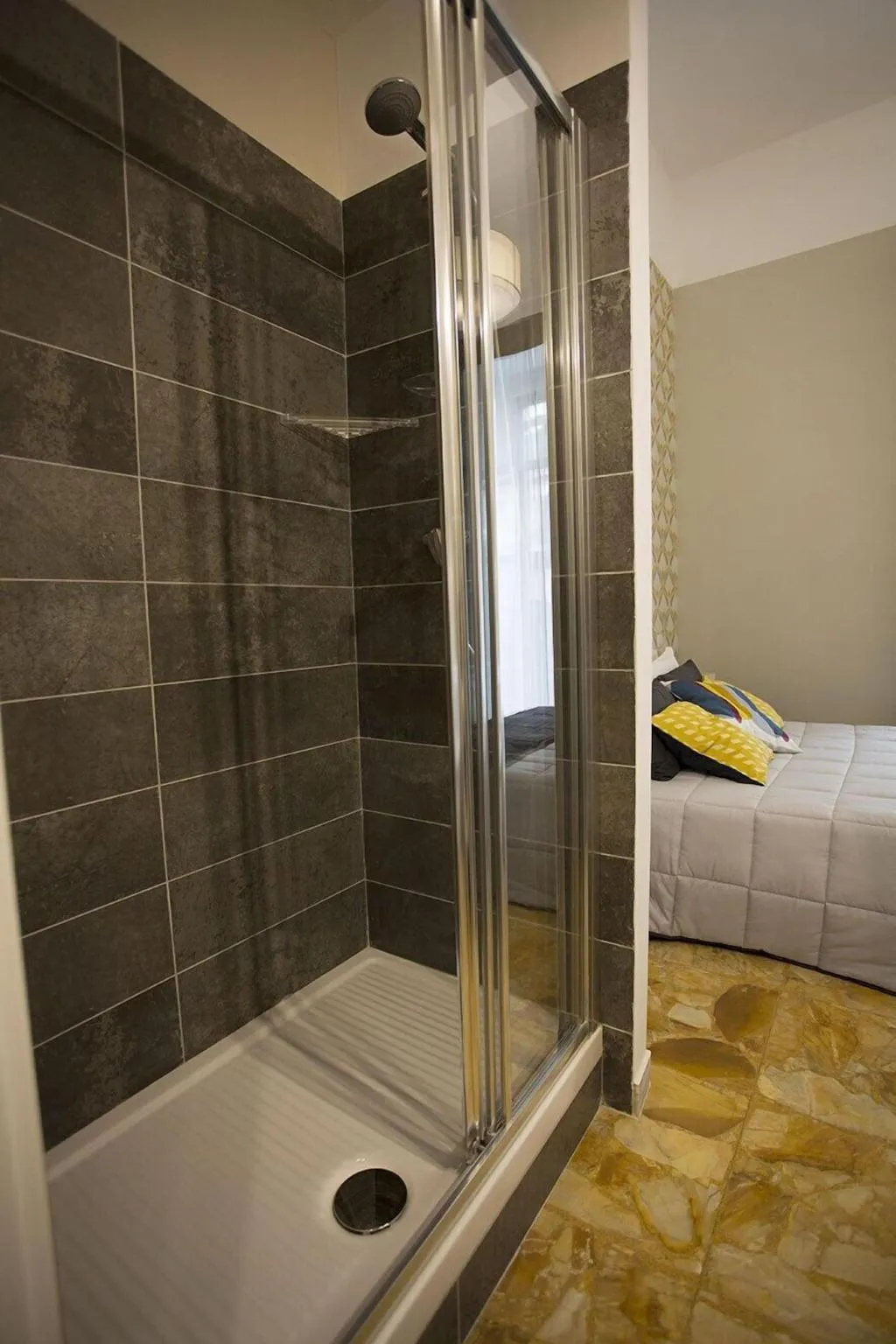 Room, B&B Rettifilo, Naples