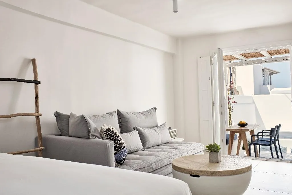 JUNIOR SUITE WITH JACUZZI Room, Boho Suites Mykonos, Mykonos