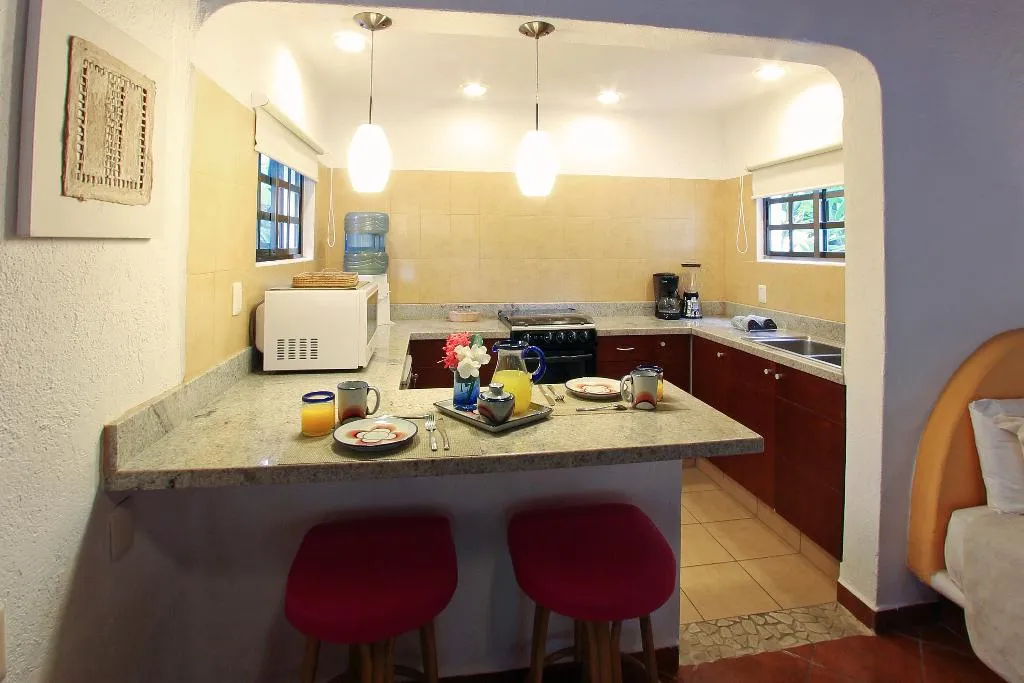 BUNGALOW KING SIZE BED Room, Riviera Maya Suites, Playa Del Carmen