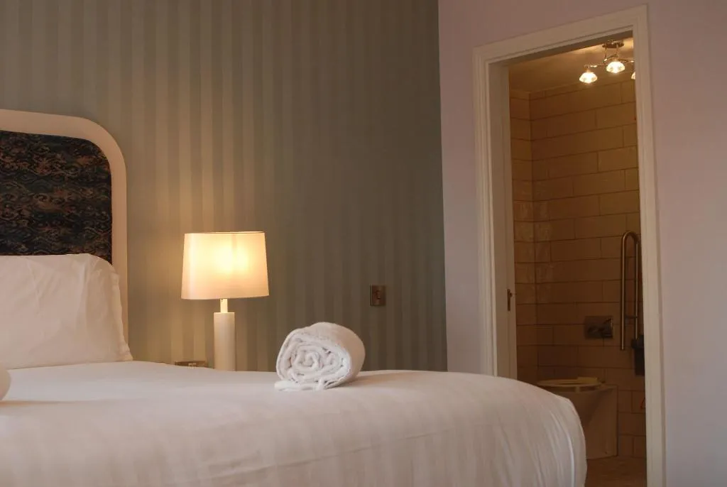DOUBLE SUPERIOR QUEEN BED Room, Isaac's Cork, Cork