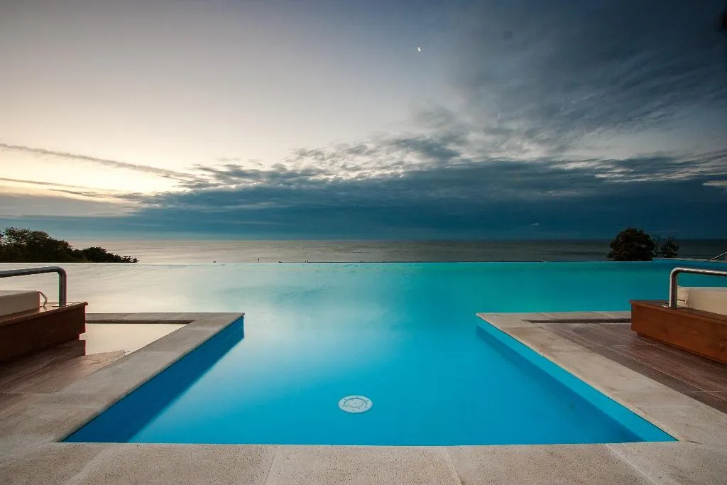 Pool, International Hotel Casino & Tower Suites, Varna