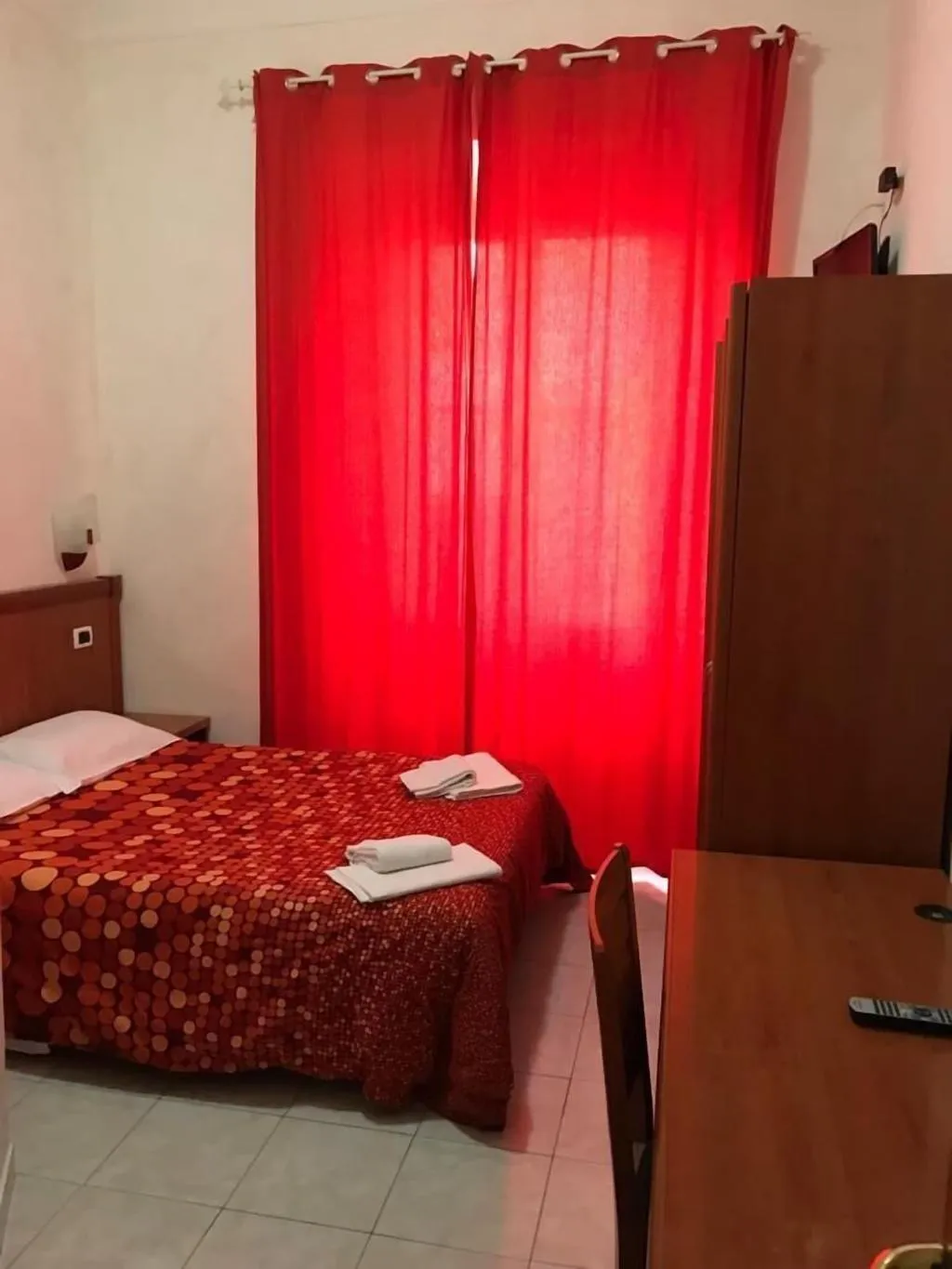 Room, Les Artes, Naples
