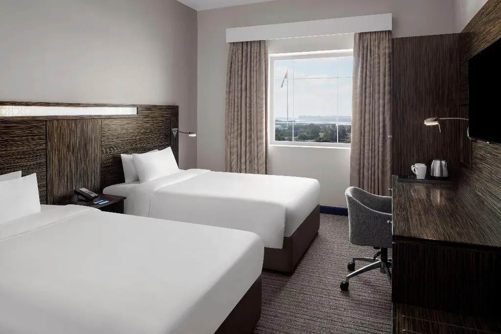 TWIN STANDARD Room, Holiday Inn Express Dubai Jumeirah, Dubai