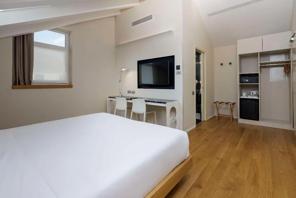 DOUBLE SUPERIOR QUEEN BED Room, Best Western Plus Hotel Bologna, Venice