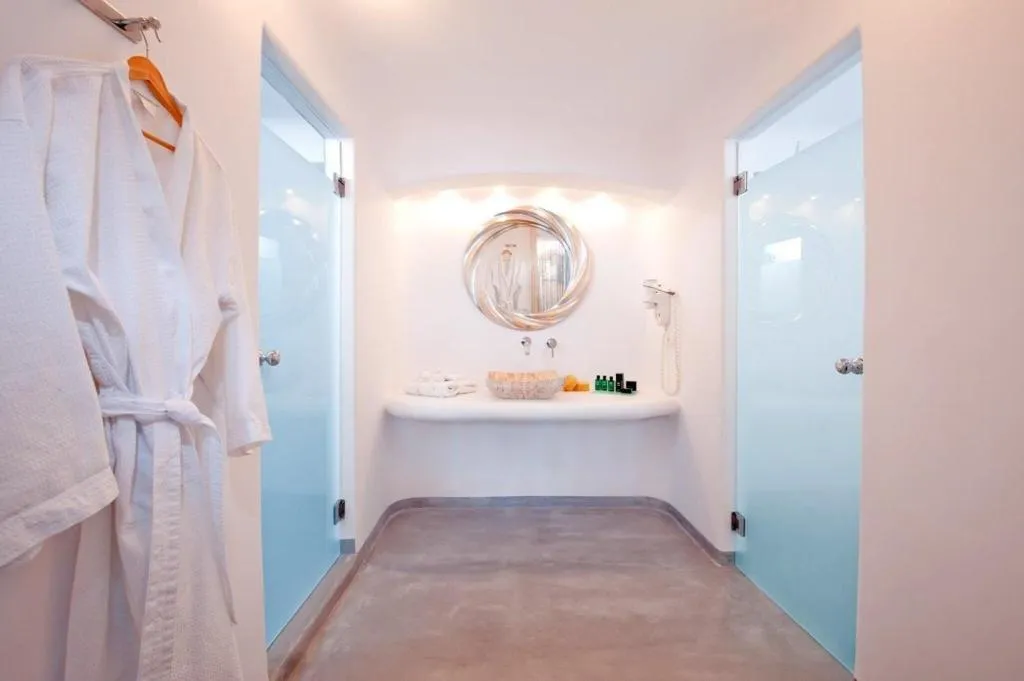 JUNIOR SUITE KING SIZE BED Room, Absolute Bliss Imerovigli Suites, Santorini