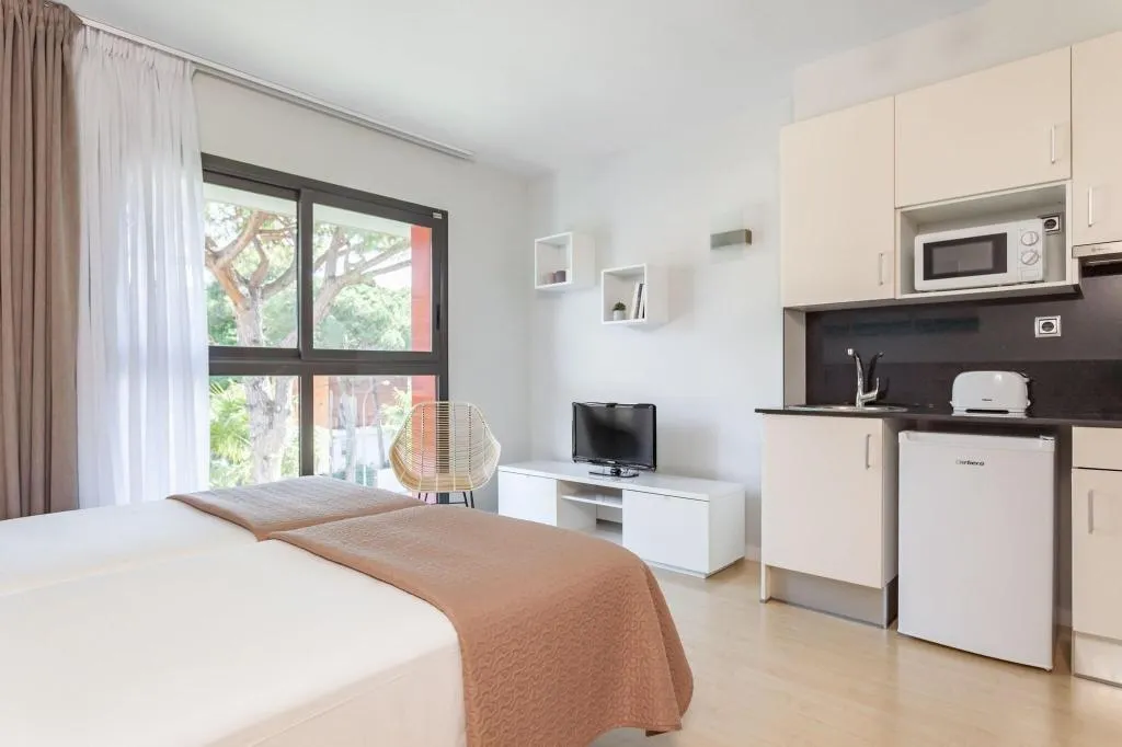 Room, Royal Marina Gardens, Barcelona