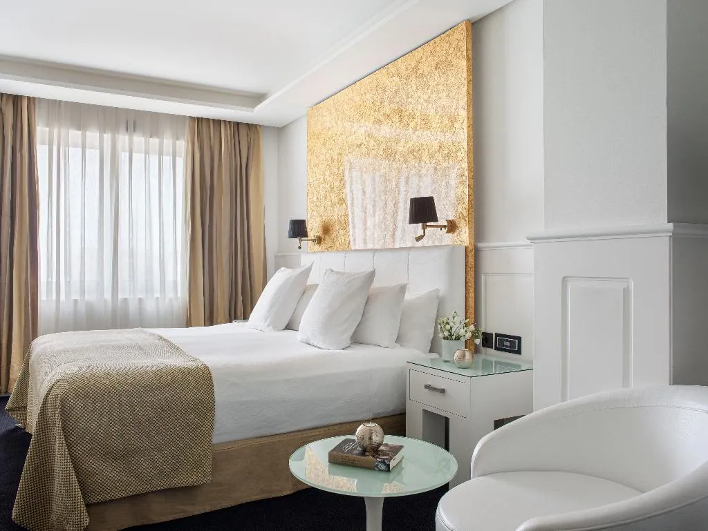 FAMILY ROOM PREMIUM Room, Hotel Colón Gran Meliá, Seville