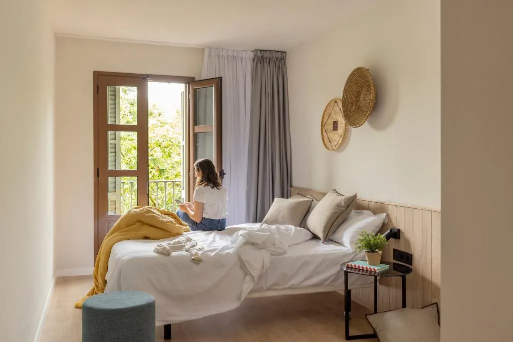 APARTMENT WITH BALCONY Room, Libere Barcelona Sant Antoni, Barcelona