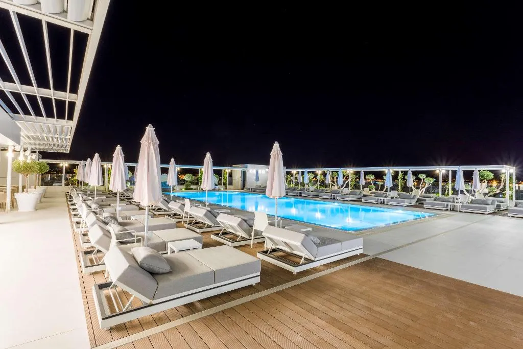 Bar, Radisson Blu Hotel Larnaca, Cyprus