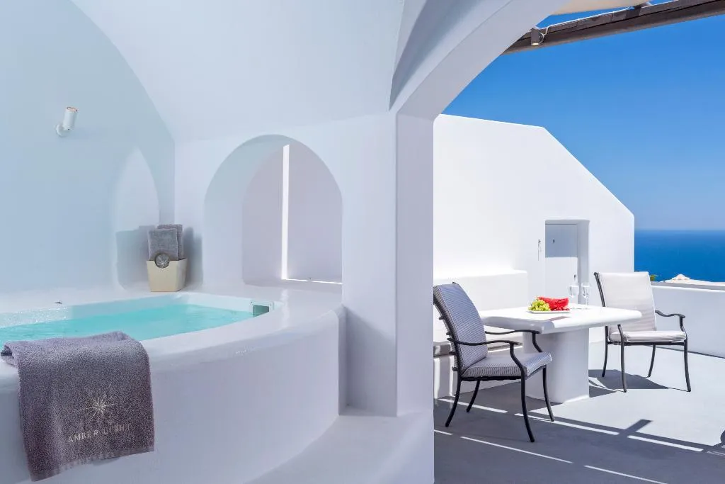 SUITE WITH JACUZZI Room, Amber Light Villas, Santorini
