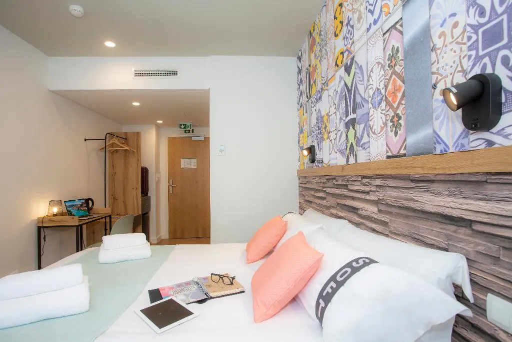 DOUBLE STANDARD Room, Casual Raizes Porto, Porto