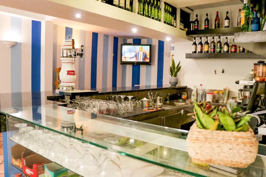 Bar, Residencial Amparo, Madeira