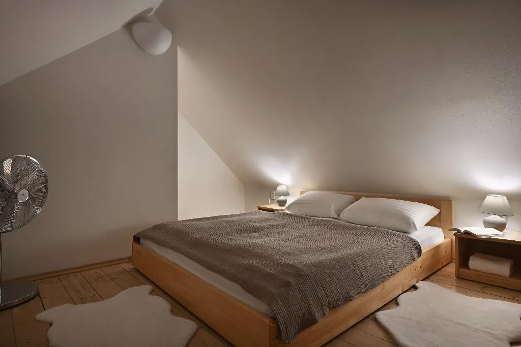 APARTMENT CAPACITY 8 THREE BEDROOMS Room, Boutique Apartments White Swan, Prague