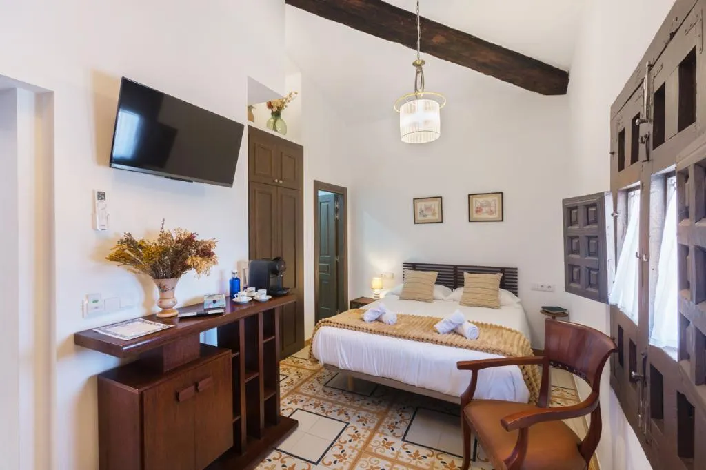 TRIPLE TWO BEDS Room, Art boutique La Casona de las Flores, Costa Blanca