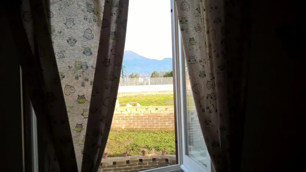 Room, B&B PompeiLog, Naples
