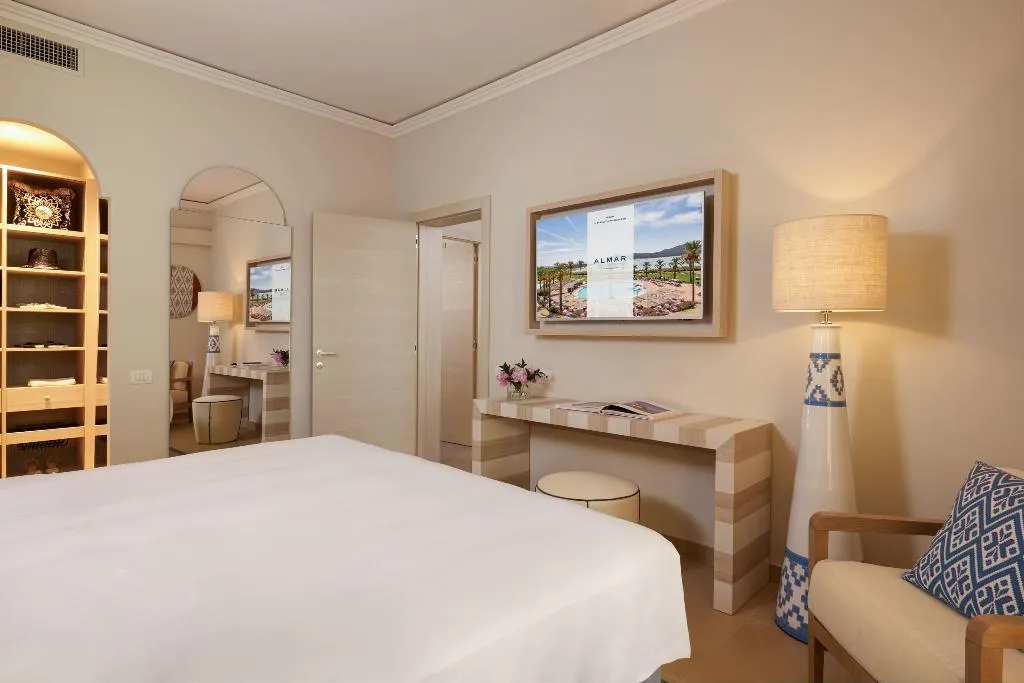 SUITE LAGOON VIEW Room, Almar Timi Ama Resort & Spa, Cagliari