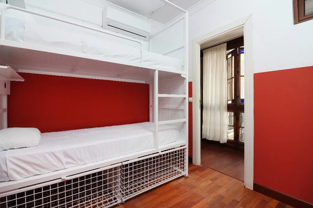 Bed in dormitory WITH SHARED BATHROOM Room, Feel Hostel City Center Malaga, Costa Del Sol