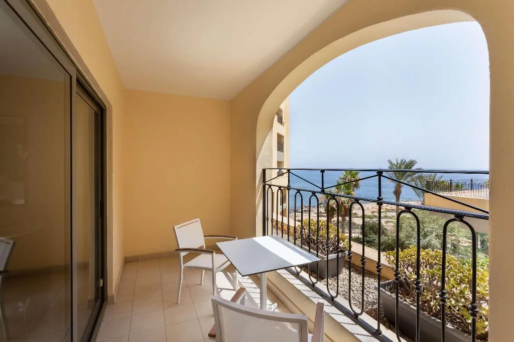 DOUBLE DELUXE GARDEN VIEW Room, Hilton Malta, Malta