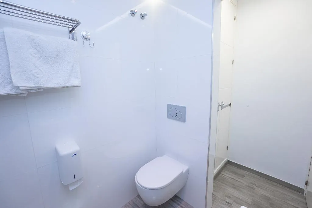 QUADRUPLE STANDARD Room, Abril, Costa Del Sol