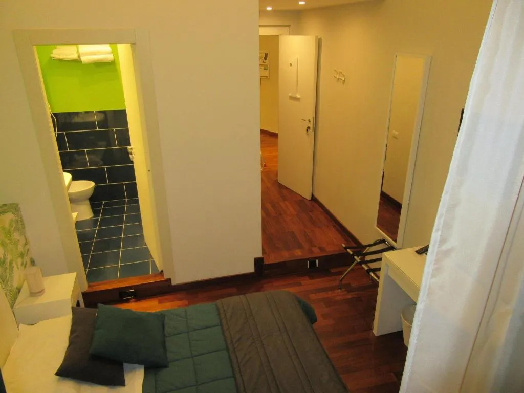 Room, B&B Rettifilo, Naples