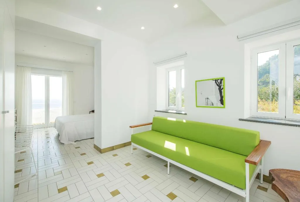 Room, Apollon Club, Naples