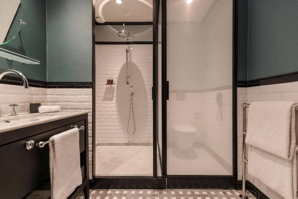 DOUBLE CLASSIC GARDEN VIEW Room, Valverde Lisboa, Lisbon