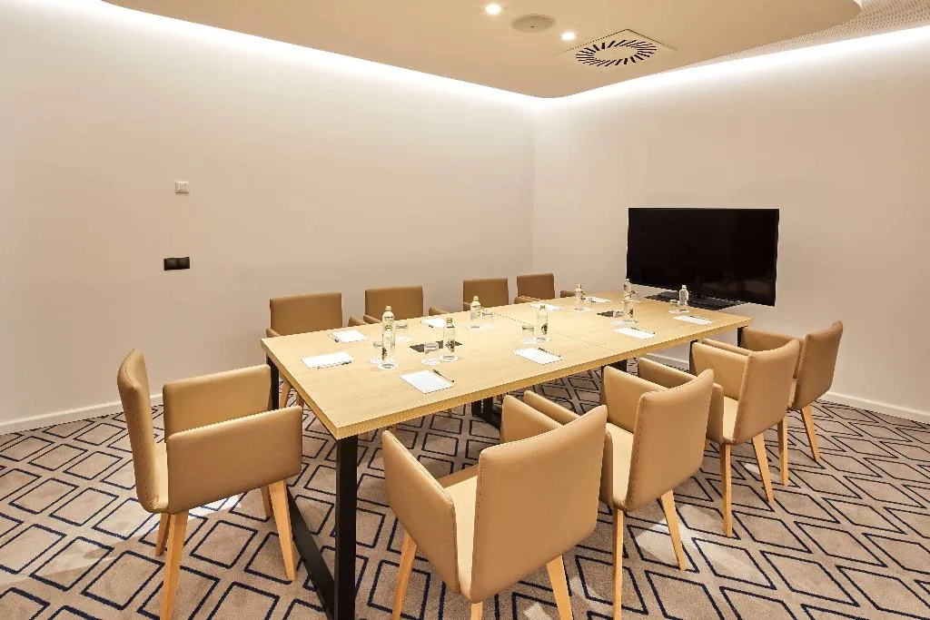 Conferences, Hampton by Hilton Barcelona Fira Gran Via, Barcelona