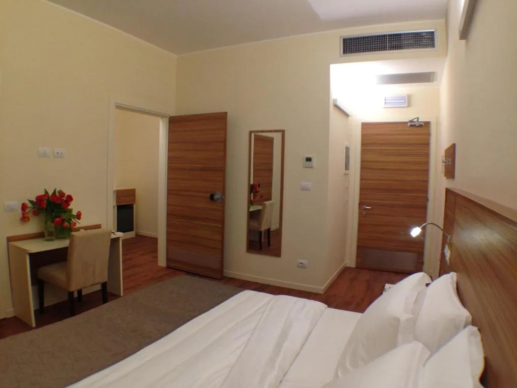 Room, Hotel Forum, Milan