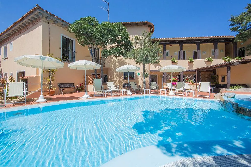Pool, Colonna San Marco, Olbia