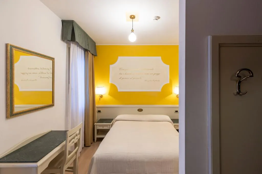 SINGLE ONE BED Room, Hotel Ca' Tron, Venice
